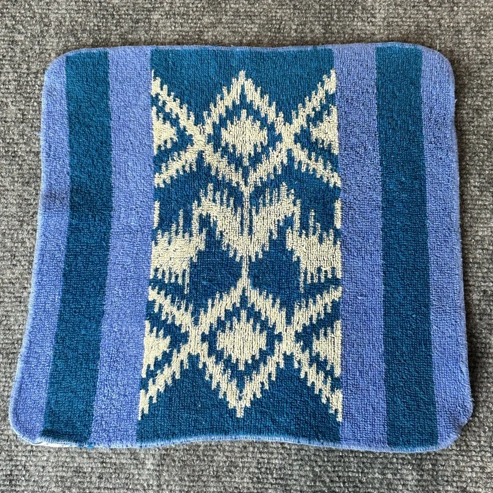 Vintage Fieldcrest wash cloth Smithsonian Institute design blue and white 12x12